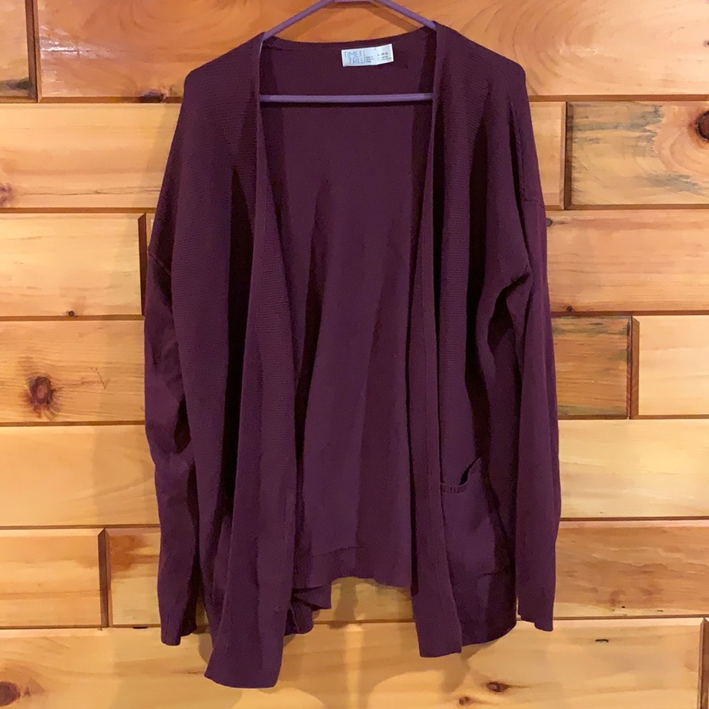 Time and Tru. Burgundy cardigan with pockets!!